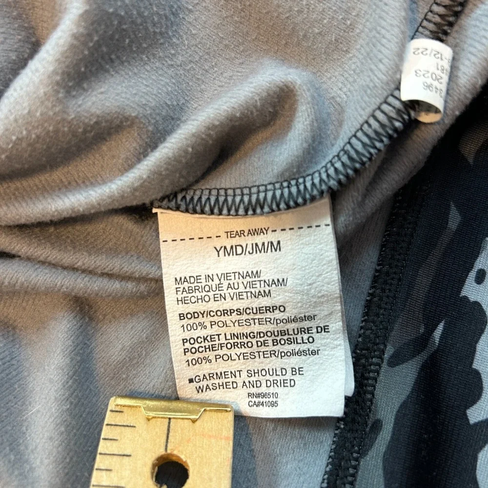 Under‎ Armour Gray Camouflage Camo Full Zip Loose Jacket Youth Boys Size Medium